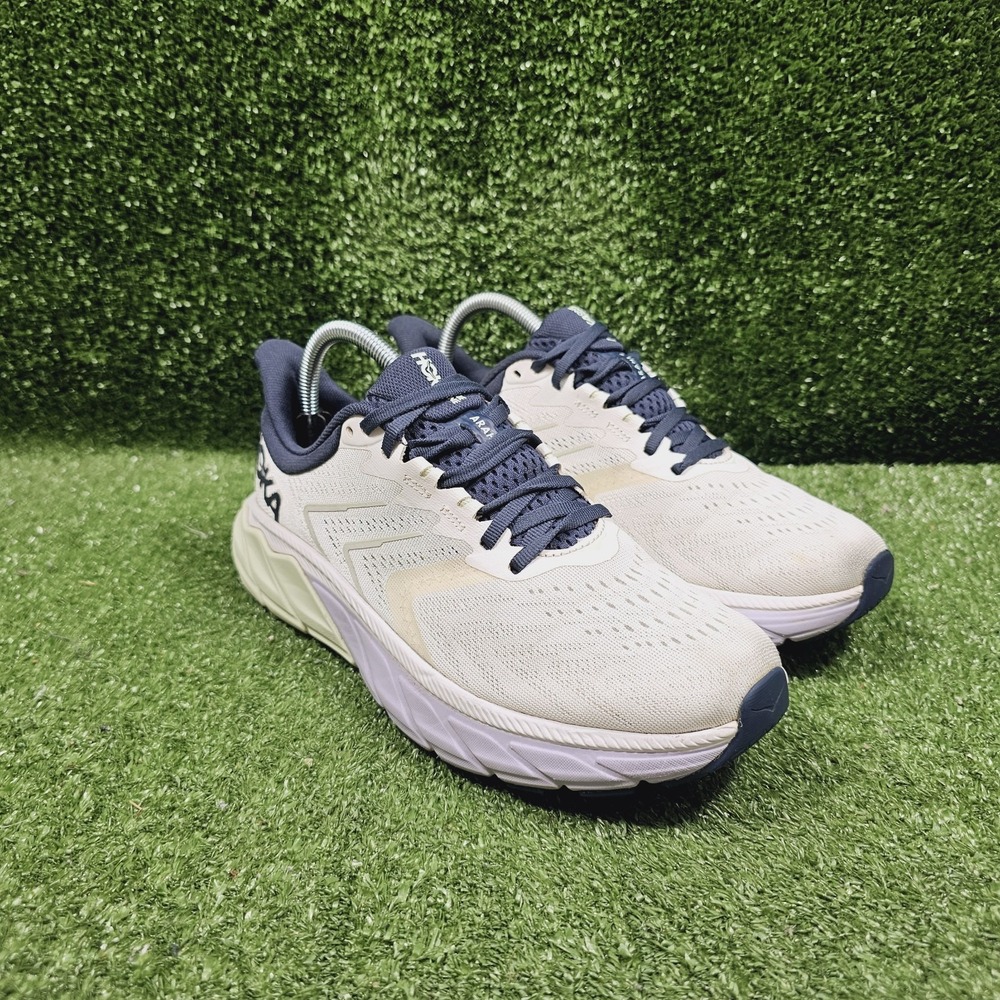 Hoka One One Arahi 5 Blanc de Blanc Outer Space Athletic Sneakers Womens 9 Wide